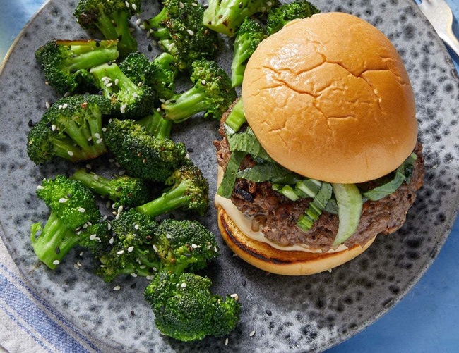 Blue Apron Shiitake & Hoisin Beef Burgers 