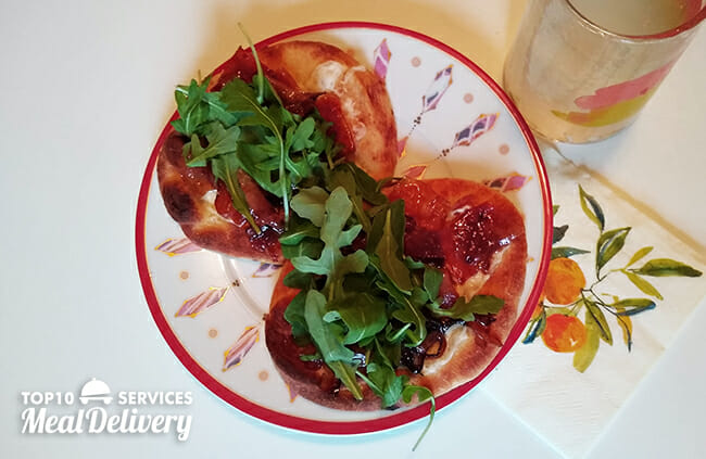 Home Chef Prosciutto and Fig Mini Flatbreads with Mozzarella